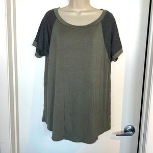 1x tshirt olive & gray in color